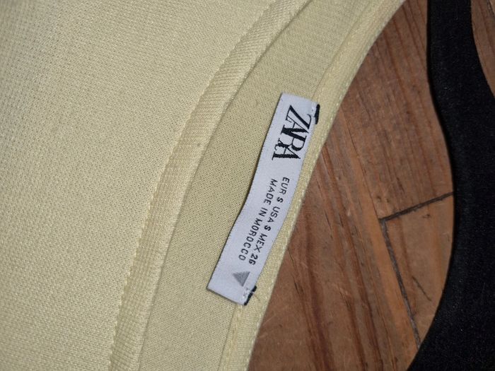 Robe jaune - photo numéro 2