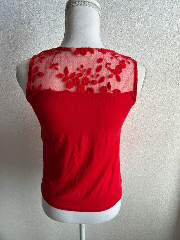 Débardeur rouge - photo numéro 2