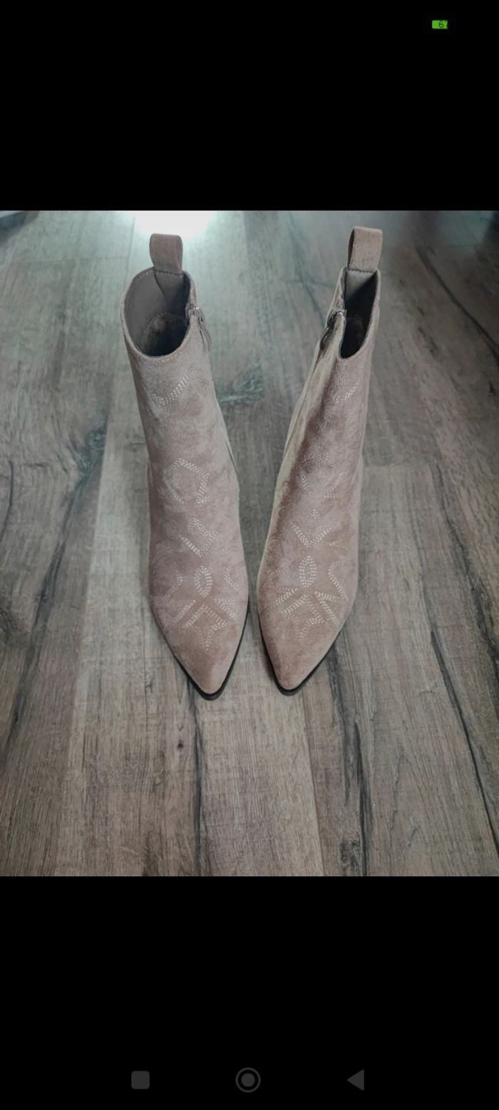 Bottines Lee beige en nubuck taille 40