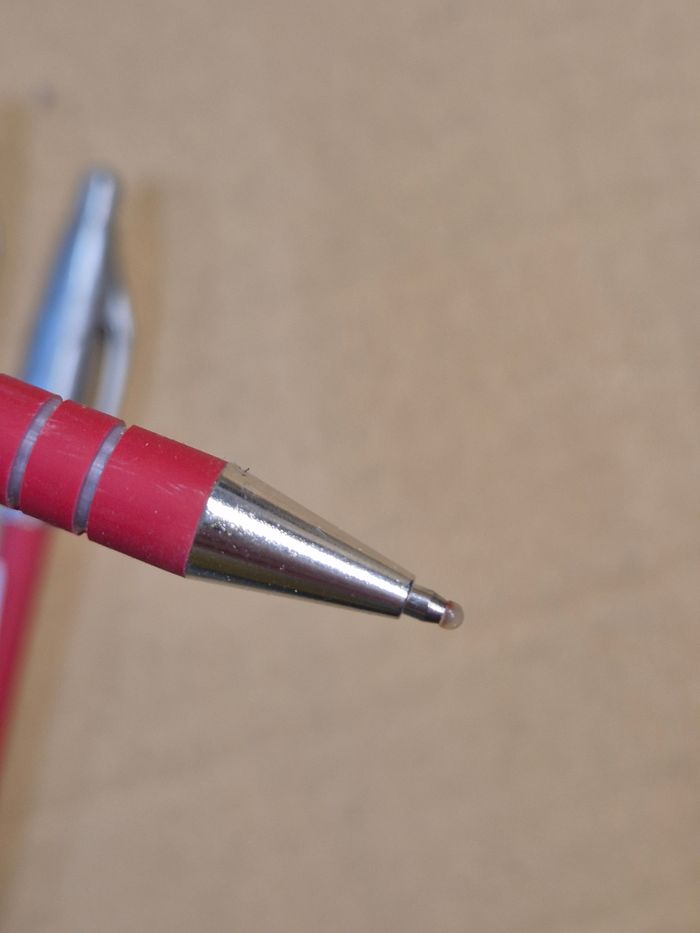 Lot 4 stylos billes Paper Mate Flexgrip rouges - photo numéro 3