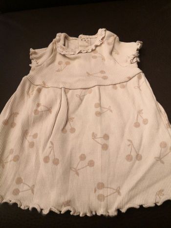 Robe Kiabi 1 mois