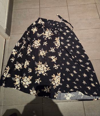 Jupe portefeuille noir a fleur vintage