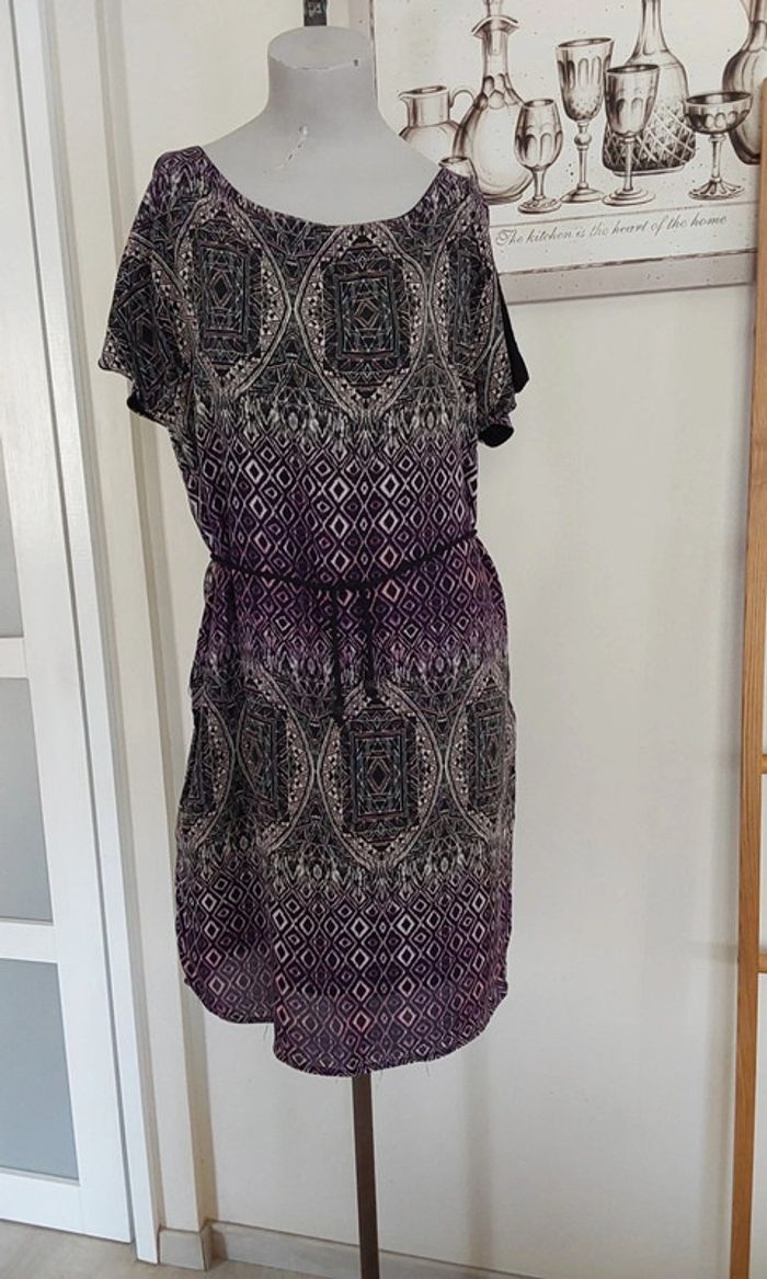 Robe fluide imprimée noire violet Taille unique (du 34 au 38 )et sa ceinture - photo numéro 6