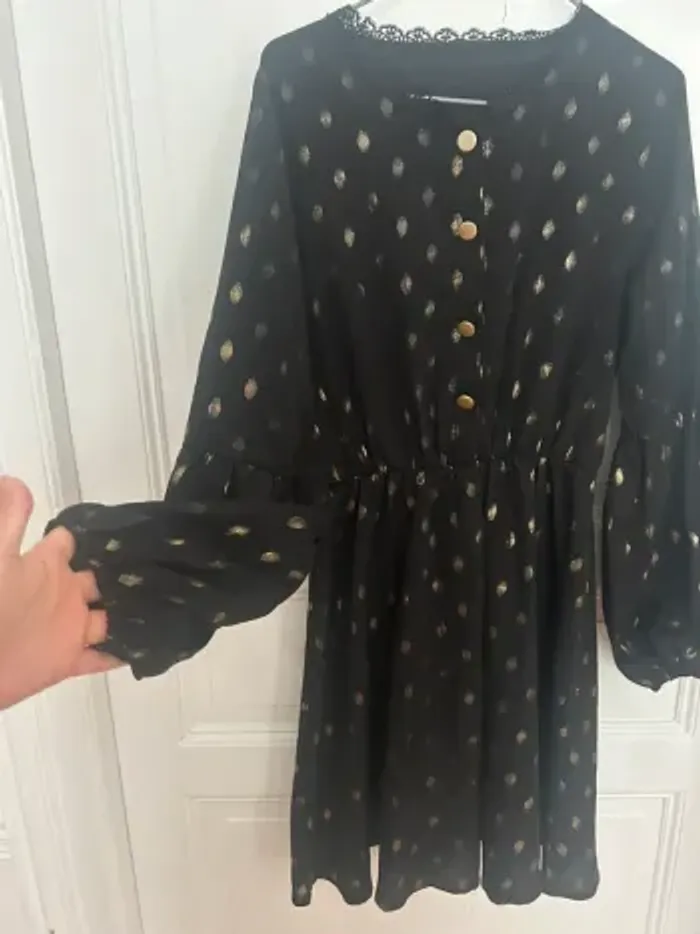 Robe avec dore et dentelle - photo numéro 5
