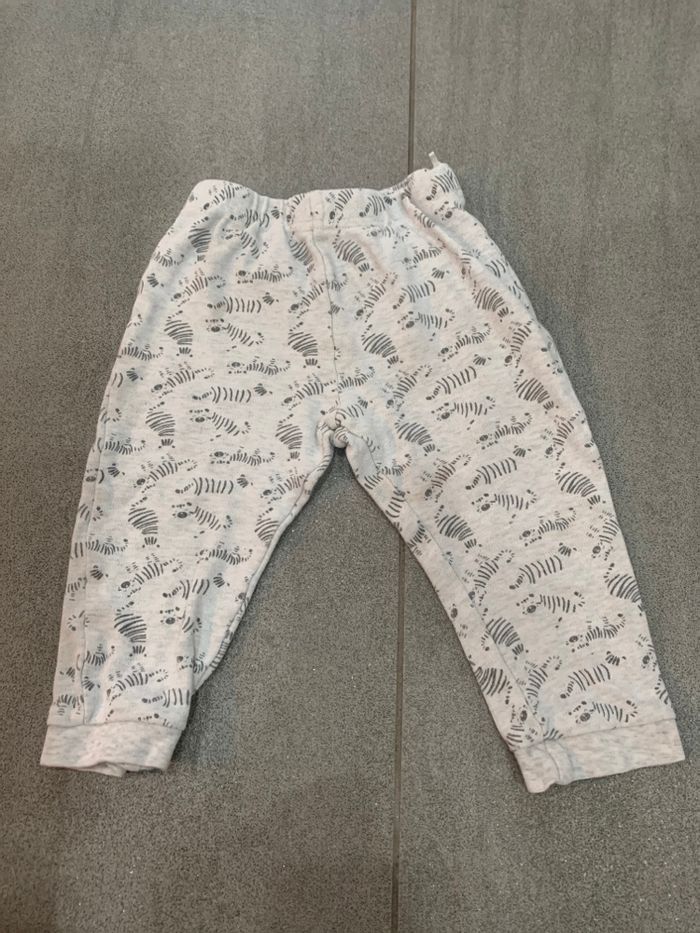 Lot  de 5 bas pyjama 9 et 12 mois - photo numéro 9