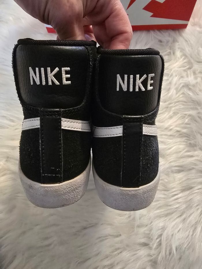 🥰🤩SUPERBES Baskets mixtes NIKE blazer mid, pointure 35.5  (mises 2 fois)🤩😍 - photo numéro 2