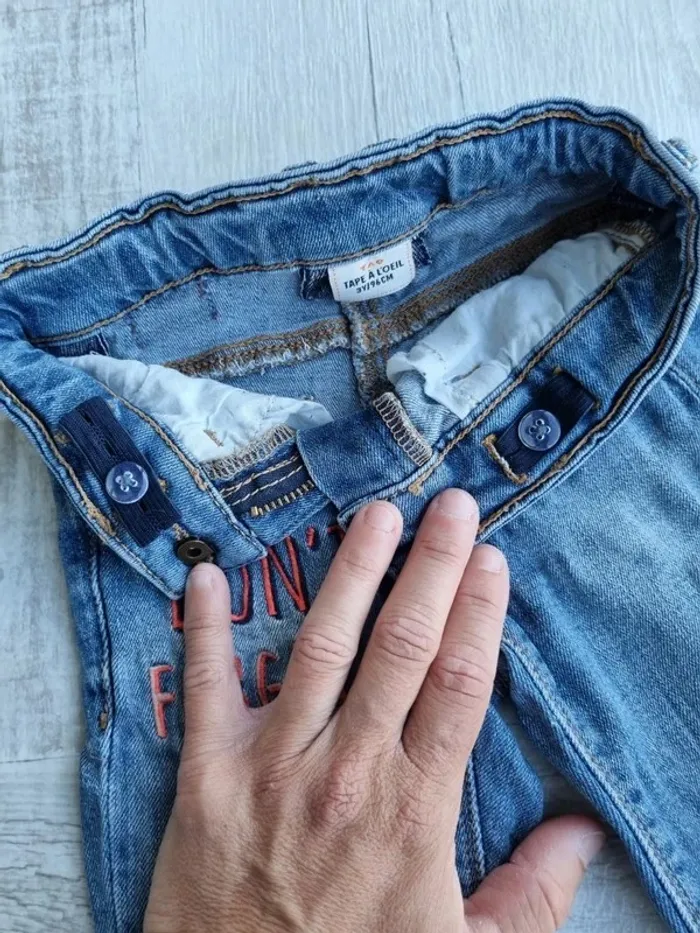 Jeans effet usé Taille 3 ans - photo numéro 7