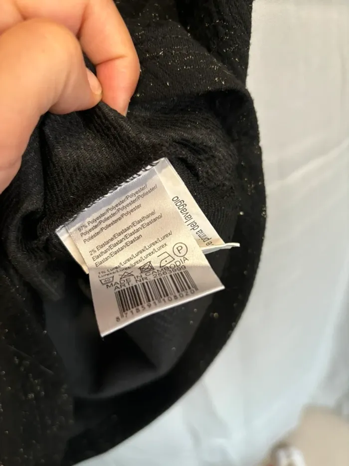 Robe noire détails doré S - photo numéro 7