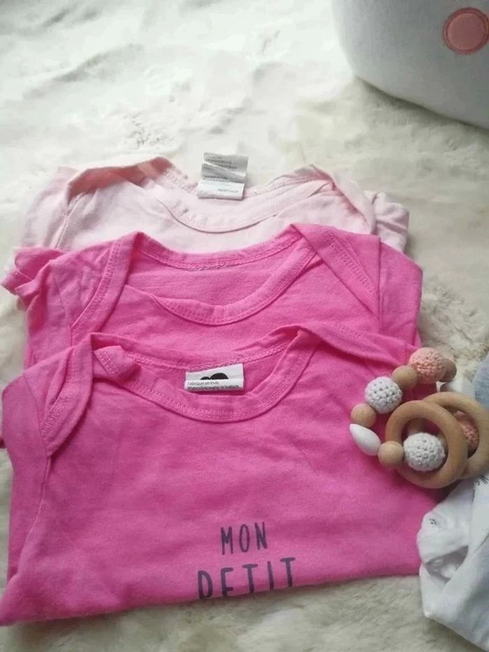 Lot de 7 bodies 3 mois - photo numéro 2