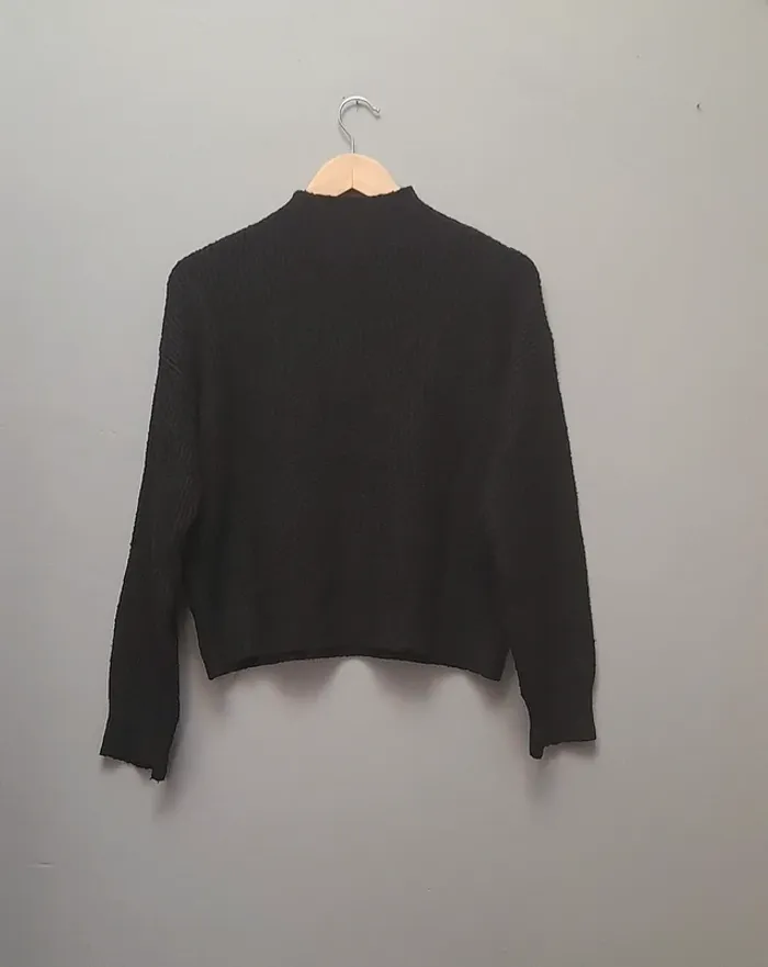 Pull avec petit col et ouverture - photo numéro 6