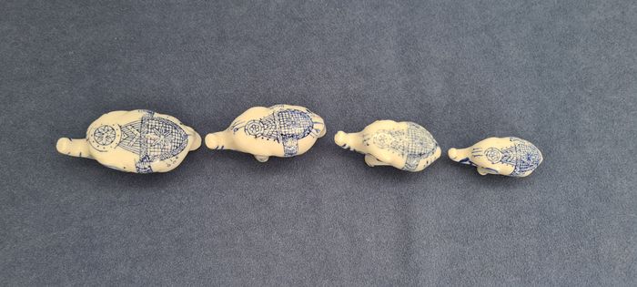 4 éléphants porcelaine bleus et blancs - photo numéro 2