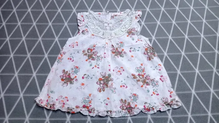 🦄 lot 4 hauts sans manche, 4 ans - photo numéro 11