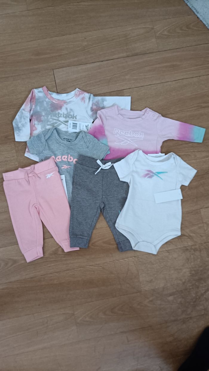 Ensemble legging+ pulls d'hiver bébé fille lot de 6 pièces Reebok neuf - photo numéro 4