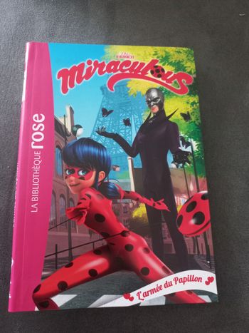 Livre roman bibliotheque rose miraculous tome 18
