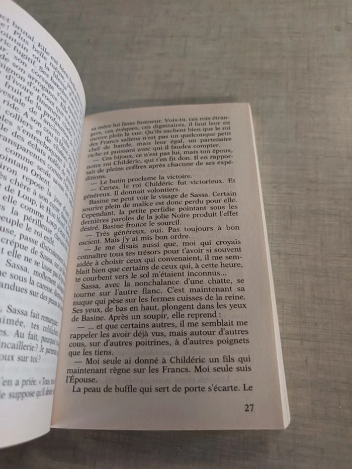 Livre la hache et la croix - photo numéro 3