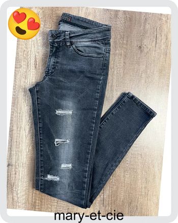SOLDÉ - Jean troué, taille 26 IKKS