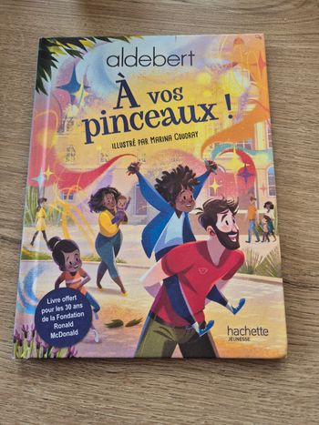 Livre enfants titre A vos pinceaux 