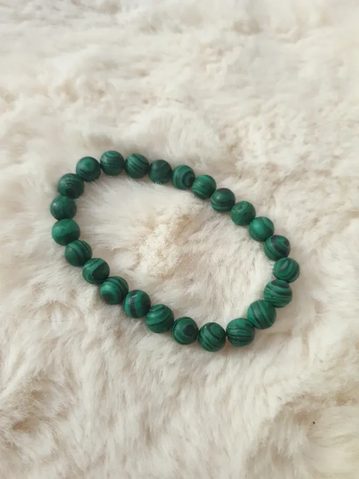 Neuf bracelet en pierre vert - photo numéro 2