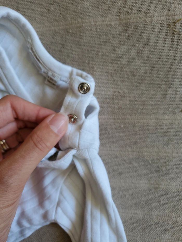 Lot haut 3 mois - photo numéro 4