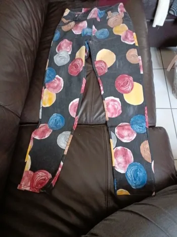 Pantalon jegging taille 38 boules rouge jaune bleu