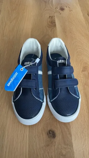 Baskets bleues