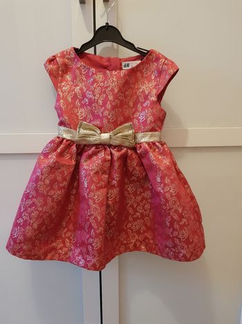 Robe avec détails dorés