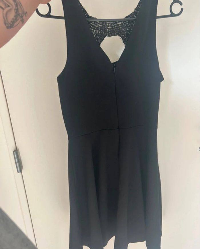 Petite robe noir taille M - photo numéro 3