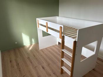 Lit mezzanine mi-hauteur