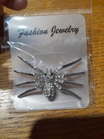 Broche