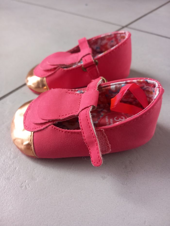 Paire de ballerines corail et dorée 3/6M - photo numéro 4