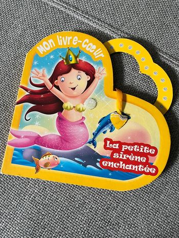 Livre « Mon livre cœur, la petite sirène enchantée »