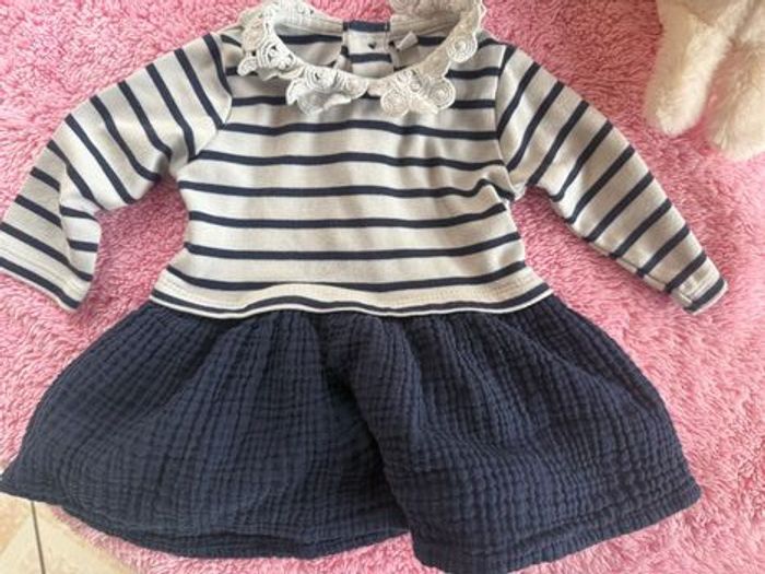 Robe et gilet taille 3 mois - photo numéro 2