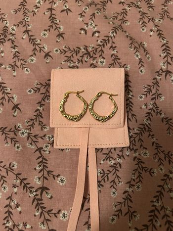 Créoles chic texturées