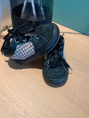 Chaussures à lacets Adidas taille 20