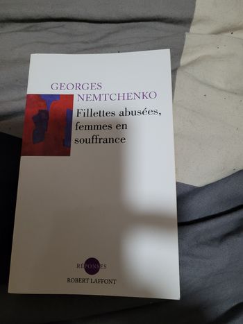 Fillettes abusees filles en souffrance