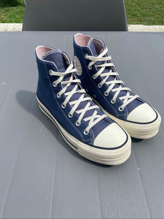 Converse Chuck Taylor All Star Lift Plateform Ashion bleu marine et blanc de taille 37,5 - photo numéro 6