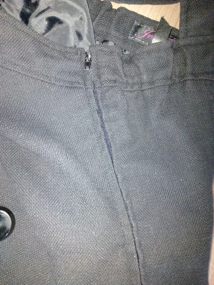 Robe noire à volants - photo numéro 5