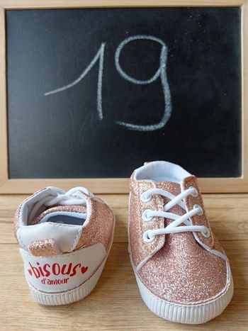 Basket chaussons pailletés taille 19
