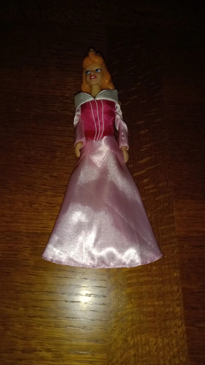 Poupée disney - photo numéro 2