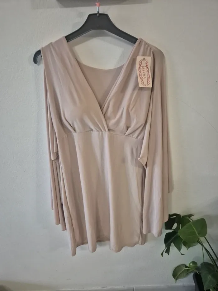 Robe manches volantes
