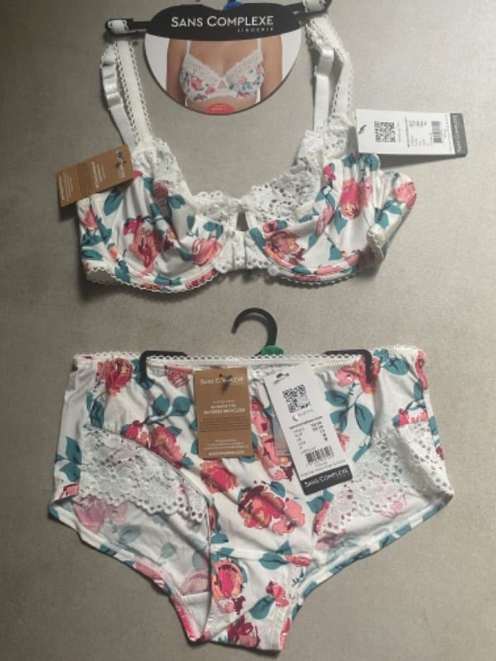 Sublime ensemble de lingerie de la marque Sans Complexe,