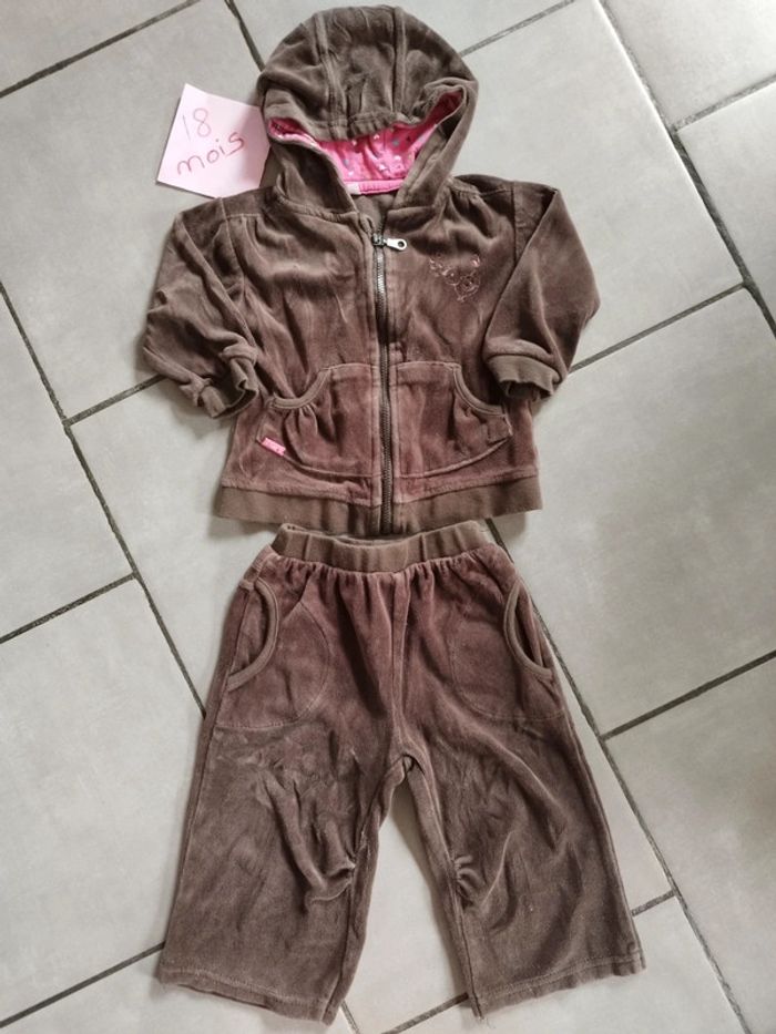 Survêtement marron 18 mois