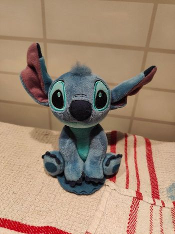 Peluche aimanté épaule Stitch 