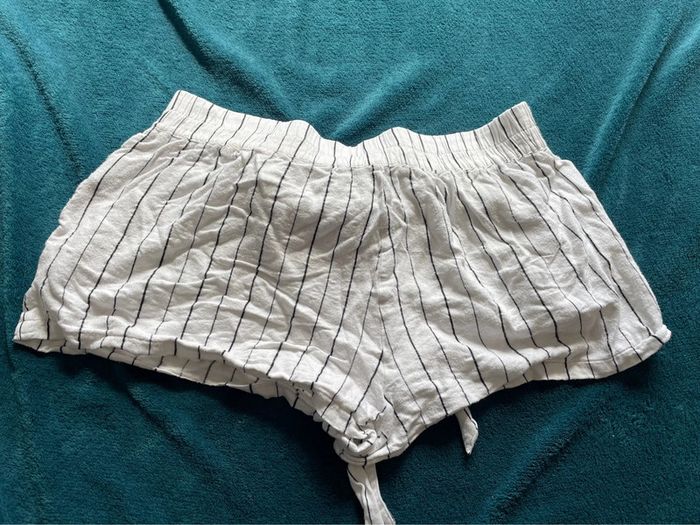 Short femme taille 42 - photo numéro 2