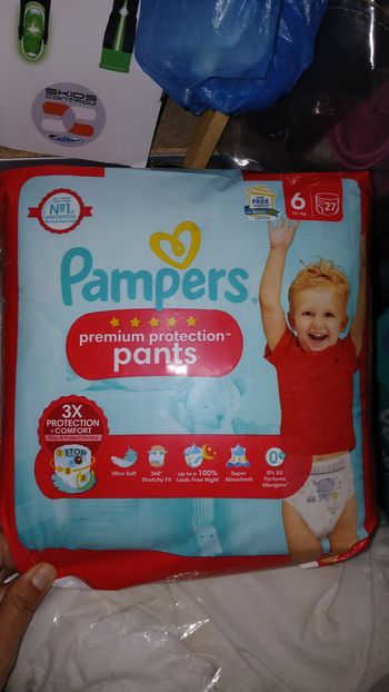 Paquet de couches culotte premium taille 6 pampers