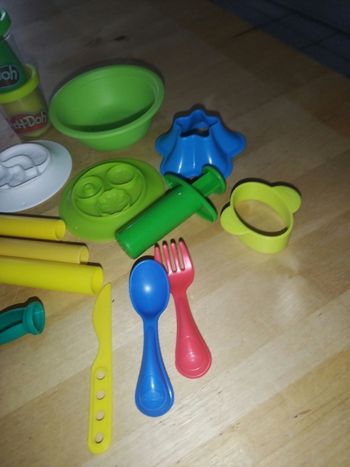 Lot de pâtes à modeler