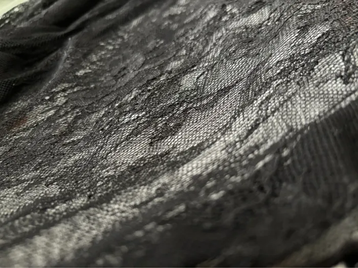Blouse courte en dentelle noire (oversized) - photo numéro 7