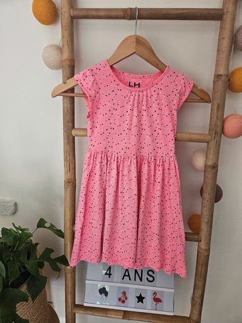 Robe rose à pois