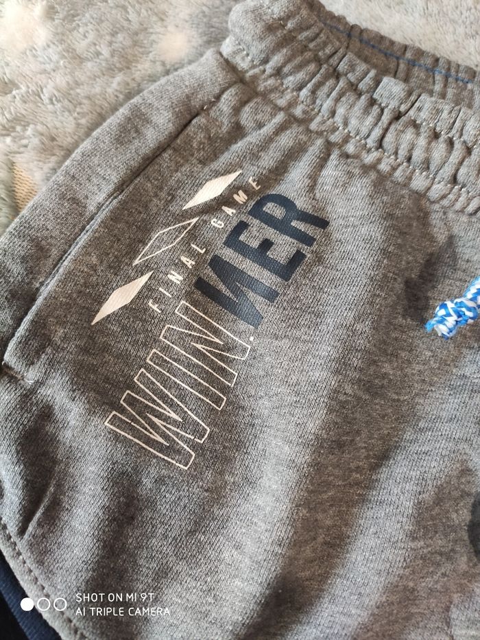 Short garçon taille 8 ans - photo numéro 3