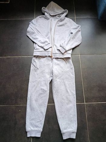 jogging 10 ans fille kiabi très bon état